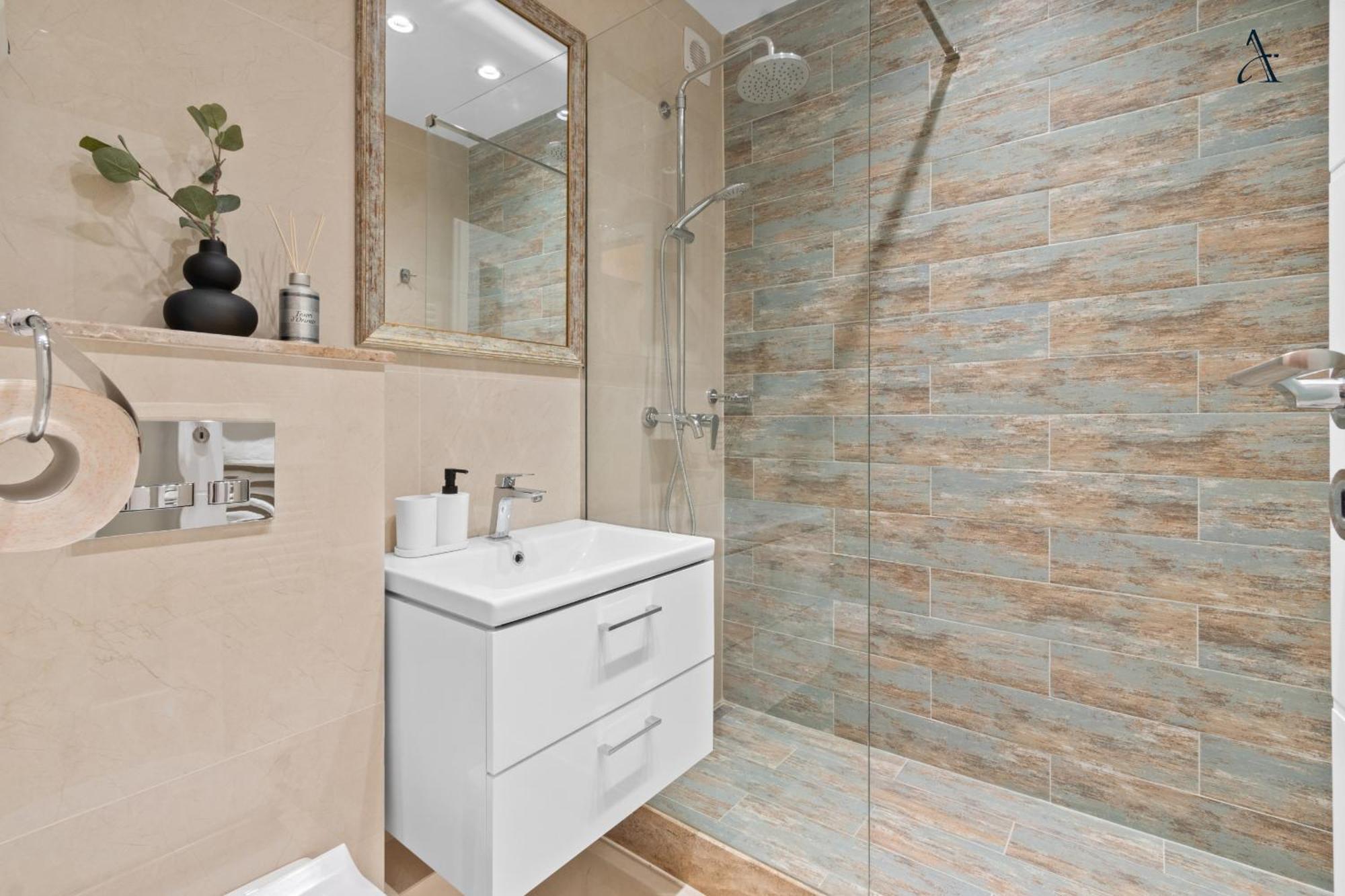 Rentforcomfort Penthouse Romana Boekarest Buitenkant foto